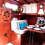 1983 Ботель *
